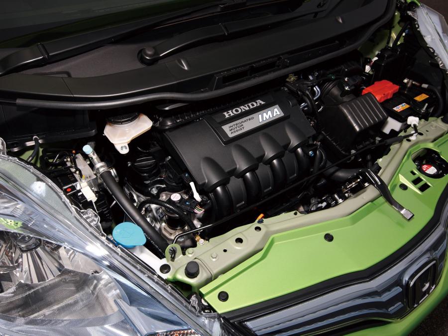 Honda Fit Hybrid 2010 года  (фото 3 из 7)